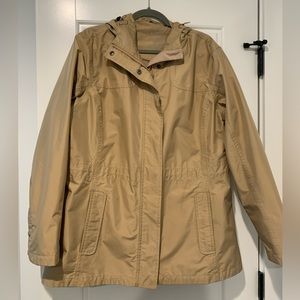 LL Bean Ladies tan raincoat XL